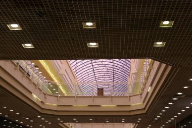 İnşaat ve mimari büyük bir şehir sokaklarında geometrik şekiller 