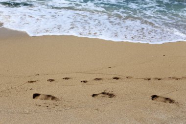 Kumdaki Kuzey İsrail'Akdeniz kıyısında 