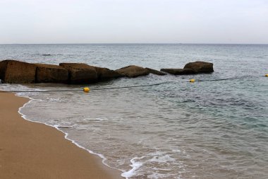 Israil eyaletinin kuzeyinde Akdeniz kıyısı 