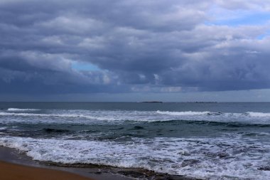 Israil eyaletinin kuzeyinde Akdeniz kıyısı 