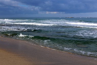 Israil eyaletinin kuzeyinde Akdeniz kıyısı 