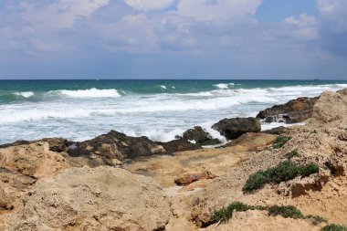 Israil eyaletinin kuzeyinde Akdeniz kıyısı 