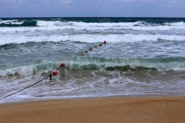 Israil eyaletinin kuzeyinde Akdeniz kıyısı 