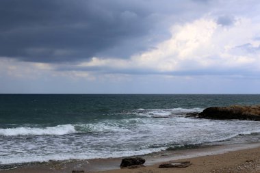 Israil eyaletinin kuzeyinde Akdeniz kıyısı 