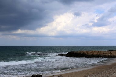 Israil eyaletinin kuzeyinde Akdeniz kıyısı 