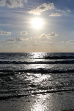 Sunset bulvarında Akdeniz'de Kuzey İsrail devleti 