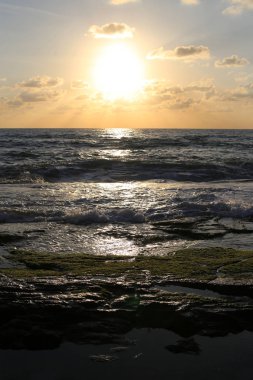Sunset bulvarında Akdeniz'de Kuzey İsrail devleti 
