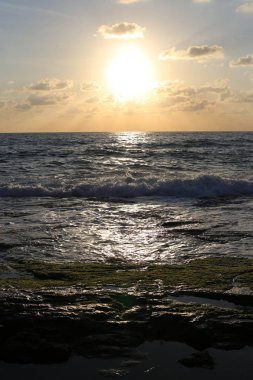 Sunset bulvarında Akdeniz'de Kuzey İsrail devleti 