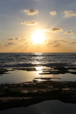 Sunset bulvarında Akdeniz'de Kuzey İsrail devleti 