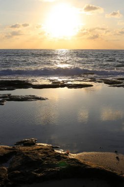 Sunset bulvarında Akdeniz'de Kuzey İsrail devleti 