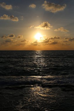 Sunset bulvarında Akdeniz'de Kuzey İsrail devleti 