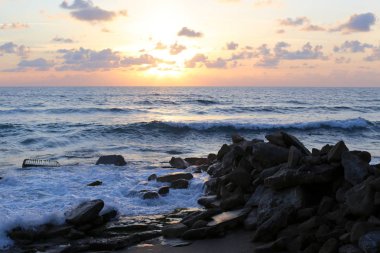 Sunset bulvarında Akdeniz'de Kuzey İsrail devleti 