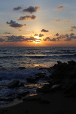 Sunset bulvarında Akdeniz'de Kuzey İsrail devleti 