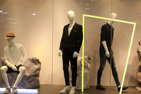 Maniquí Encuentra Una Gran Tienda Escaparate Israel — Foto de Stock