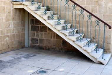 yukarı ve aşağı tırmanmaya merdiven adımlar bir dizi oluşur 