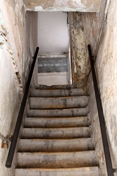 yukarı ve aşağı tırmanmaya merdiven adımlar bir dizi oluşur 