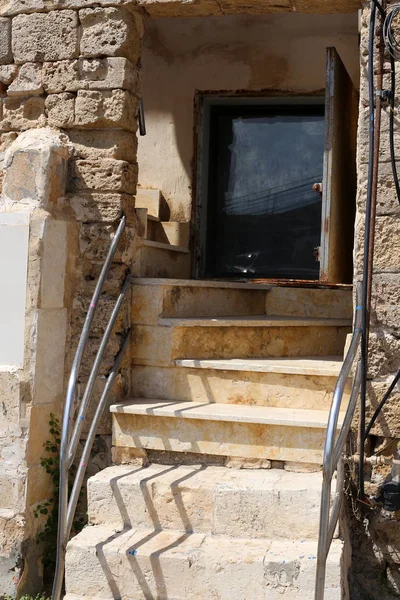 yukarı ve aşağı tırmanmaya merdiven adımlar bir dizi oluşur 