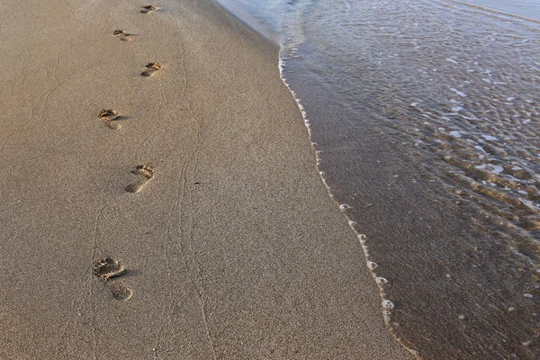 Voetafdrukken Het Zand Aan Oever Van Middellandse Zee Noord Israël — Stockfoto