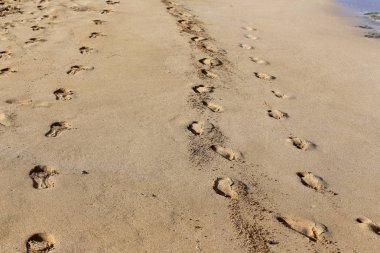 Kumdaki Kuzey İsrail'Akdeniz kıyısında 