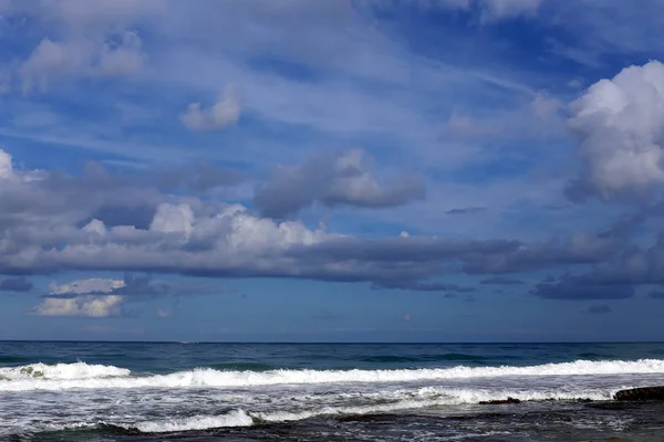 Céu Sobre Mar Norte Israel Nuvens Estão Flutuando — Fotografia de Stock