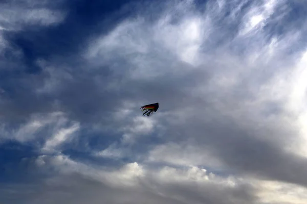 Céu Sobre Mar Norte Israel Nuvens Estão Flutuando — Fotografia de Stock