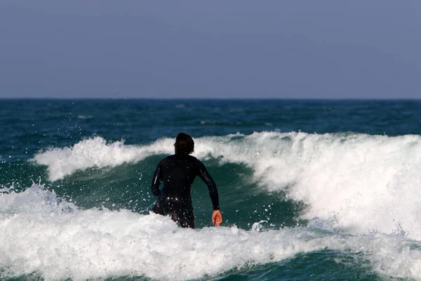 Homme Reposant Sur Les Rives Mer Méditerranée Dans Nord Israël — Photo