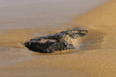 Kuzey İsrail kıyılarında sığ sularda Akdeniz'de deniz suyu rengi 