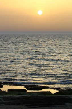 Sunset bulvarında Akdeniz'de Kuzey İsrail devleti 