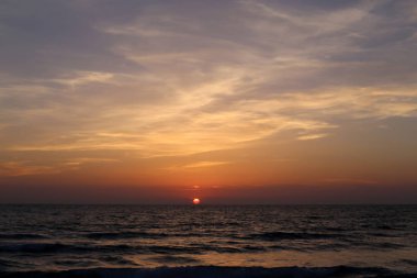 Sunset bulvarında Akdeniz'de Kuzey İsrail devleti 