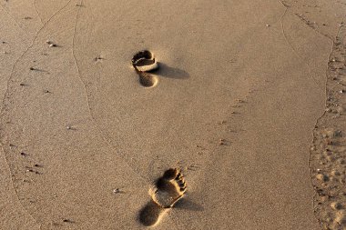 Kumdaki Kuzey İsrail'Akdeniz kıyısında 