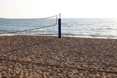 İsrail'in kuzeyinde Akdeniz'in kumlu kıyıları 