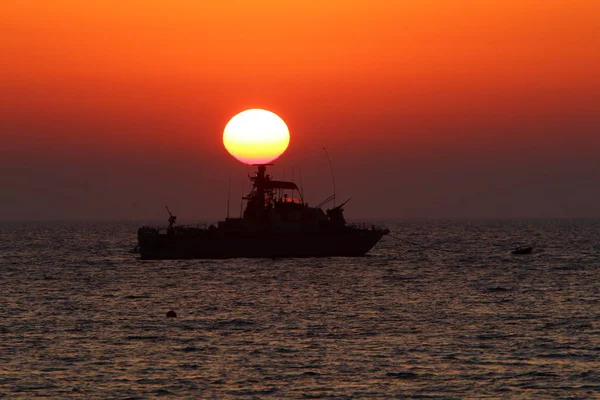 Sun Sets Horizon Shores Mediterranean Sea North State Israel — Stock Photo, Image