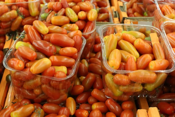 Frisches Obst Und Gemüse Werden Auf Dem Markt Der Stadt — Stockfoto