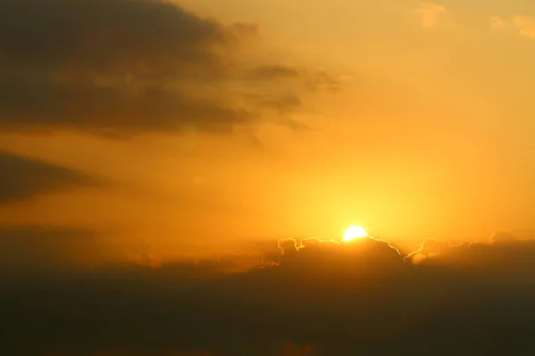 Tôt Matin Lever Soleil Dans Ciel Nuageux Sur Les Rives — Photo