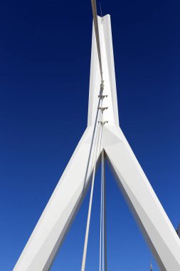 Köprü - bir engel dikilmiş bir yapay yapısı 