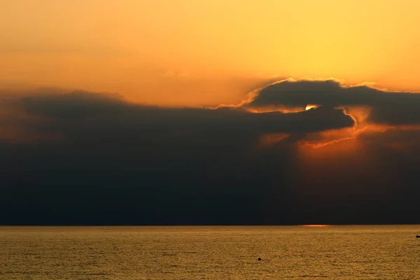 Die Sonne Geht Über Dem Horizont Ufer Des Mediterranen Meeres — Stockfoto