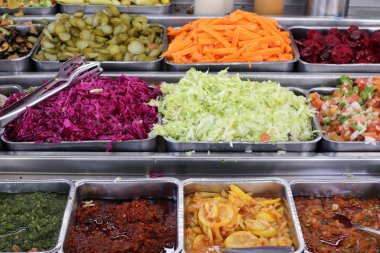 sıcak öğle yemeği ve snack restoran masada 