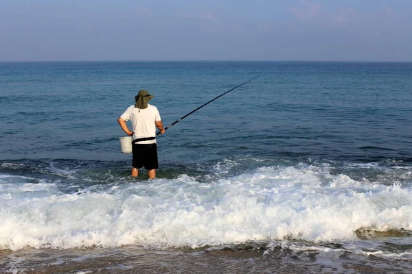 Muži Odpočívá Hraje Sport Březích Středozemního Moře Severním Izraeli — Stock fotografie