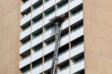 iş ve çalışma düzenlemeleri İsrail bir inşaat sahasında 