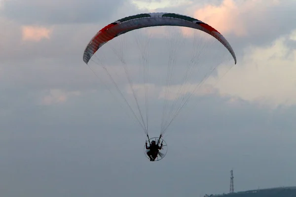 Kuzey Srail Günün Gün Batımında Akdeniz Üzerinde Uçuş — Stok fotoğraf