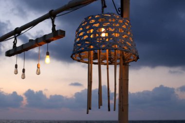 kuzey İsrail'de bir şehir parkı yüklü aydınlatma için fener 