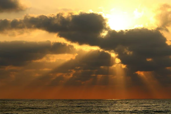 Sol Pone Sobre Horizonte Mar Mediterráneo Norte Israel —  Fotos de Stock