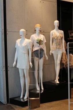 manken Israil 'de bir dükkan penceresinde deposunda 