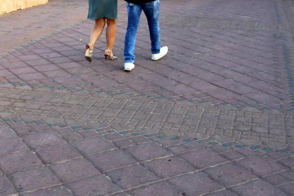 Kaldırım sokak şehir iki tarafında bulunan bir yaya geçit olduğunu. 