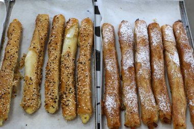 ekmek ve unlu mamuller mağazada satılmaktadır 