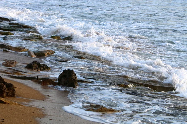 Pedras Jazem Nas Margens Mediterrâneo Norte Israel — Fotografia de Stock