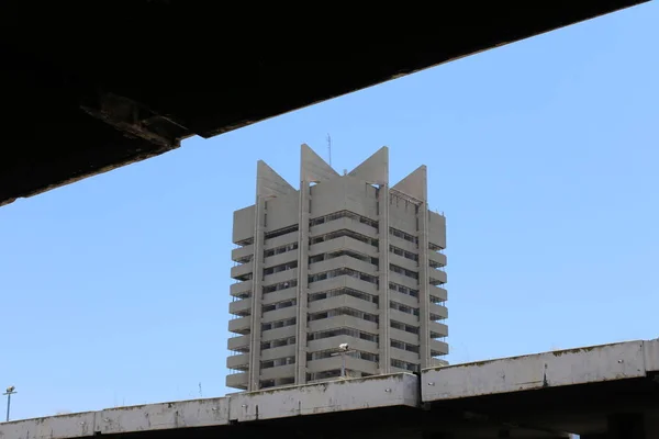 Formas Geométricas Construcción Arquitectura Las Calles Una Gran Ciudad Israel — Foto de Stock