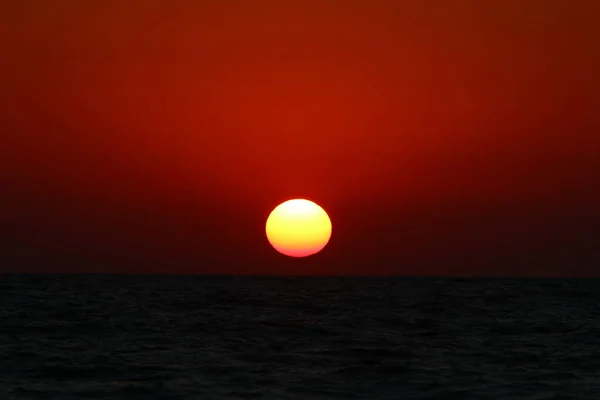 Soleil Couche Sur Horizon Sur Mer Méditerranée Dans Nord Israël — Photo