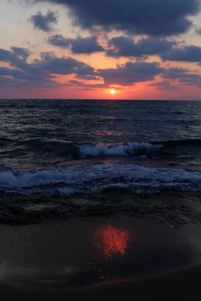 Sol Pone Sobre Horizonte Mar Mediterráneo Norte Israel Cae Noche — Foto de Stock