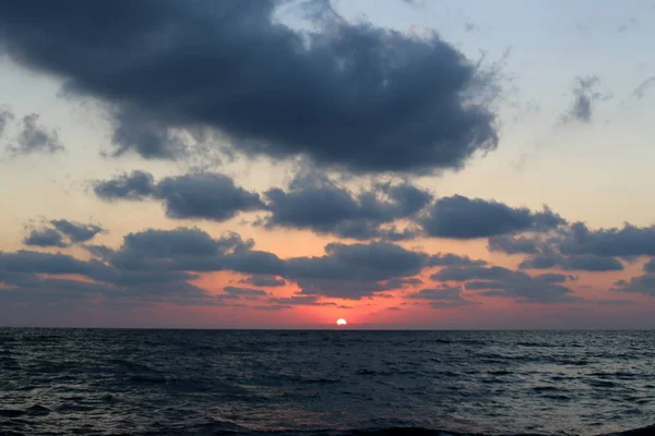 Solen Sätter Över Horisonten Medelhavet Norra Israel Och Natten Faller — Stockfoto